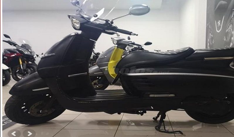PEUGEOT DJANGO 50 Negro 2016 9000 kms Barcelona completo