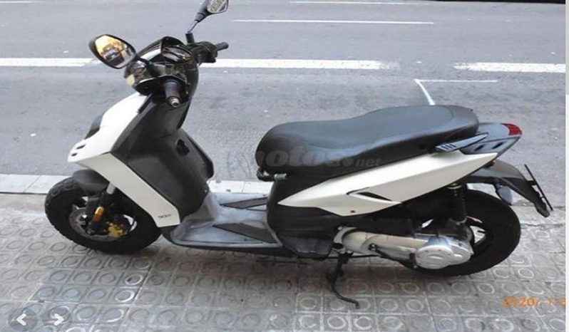 PIAGGIO TYPHOON 50 Blanco 2011 41000 kms Barcelona completo
