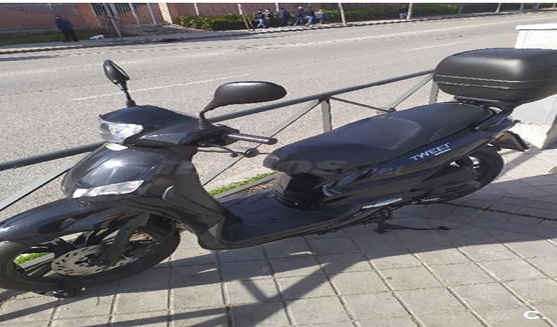 PEUGEOT TWEET 50 Negro 2019 1000 kms Madrid