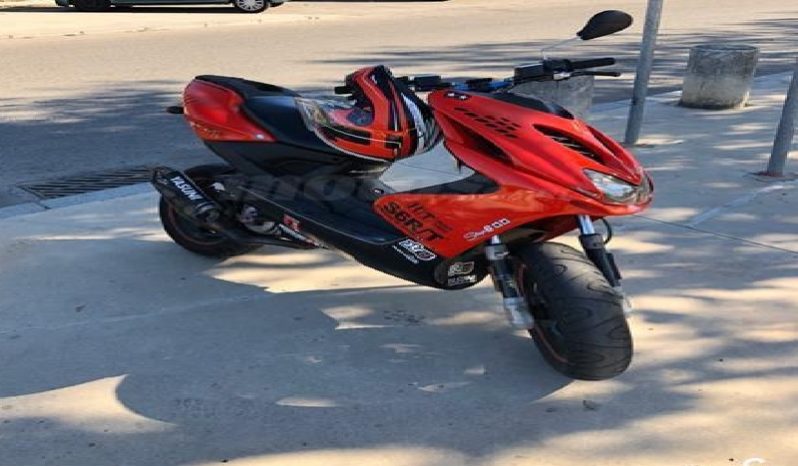 YAMAHA AEROX 50 4T Rojo 2002 5000 kms Sevilla lleno