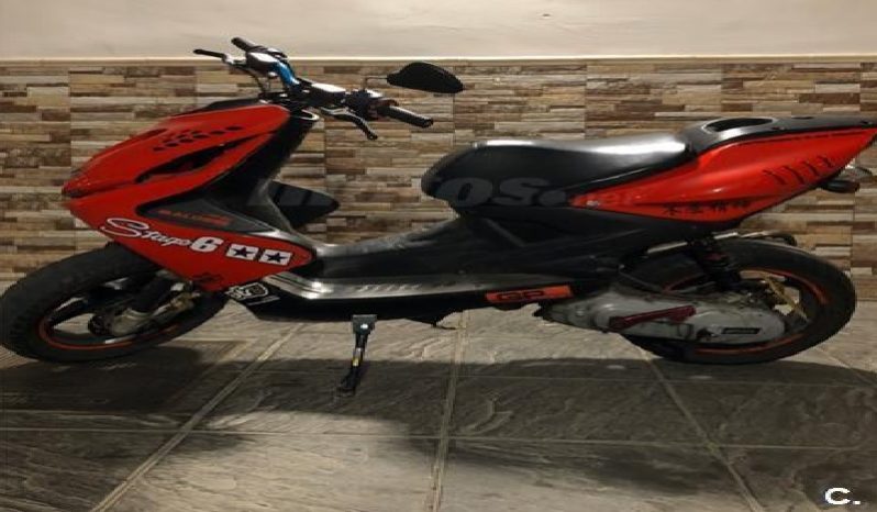 YAMAHA AEROX 50 4T Rojo 2002 5000 kms Sevilla lleno