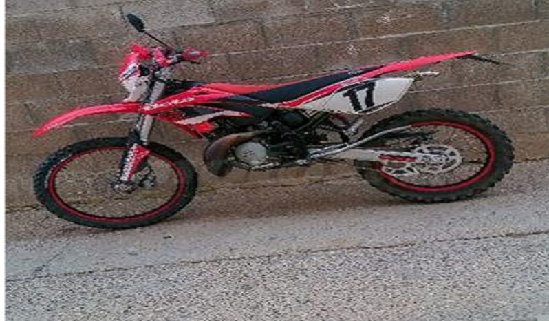 BETA RR ENDURO 50 Rojo 2009 5000 kms Zaragoza completo
