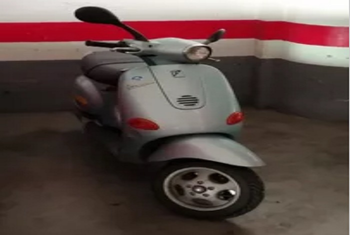 VESPA PRIMAVERA 50 4T E4 Azul claro 2004 2000 kms Sevilla